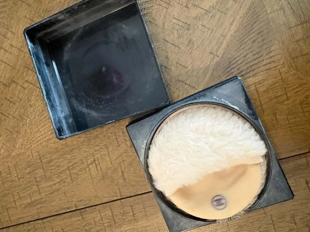 CHANEL Coco Poudre Après Bain Luxury Perfumed Powder